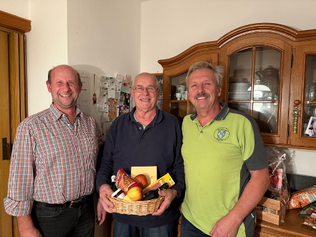 Ehrenmitglied Josef Kalb feierte seinen Geburtstag.