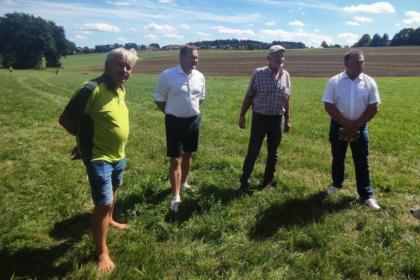 Eröffnung duch Vorstand Manfred Dittrich, Bürgermeister Andress Märkl, Pomologe Josef Ammer und Landwirt Georg Sachsenhauser